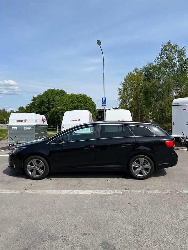 Begagnad Toyota Avensis Multidrive S 147 HK (108 kW) 2015 Kombi