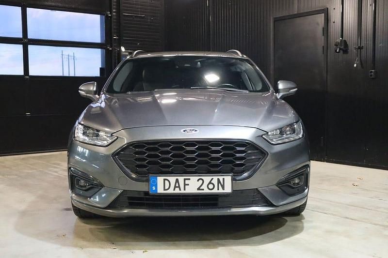 Begagnad Ford Mondeo ST-Line 188 HK (138 kW) 2021 Grå Kombi