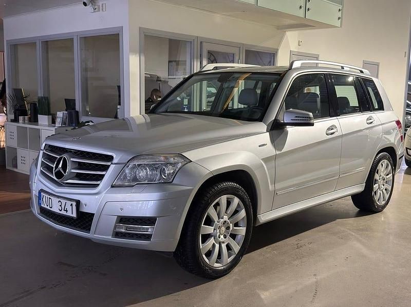 Silver Begagnad 2010 Mercedes GLK220 SUV | 108 900 kr (Lite dyr) - Bild 1/4