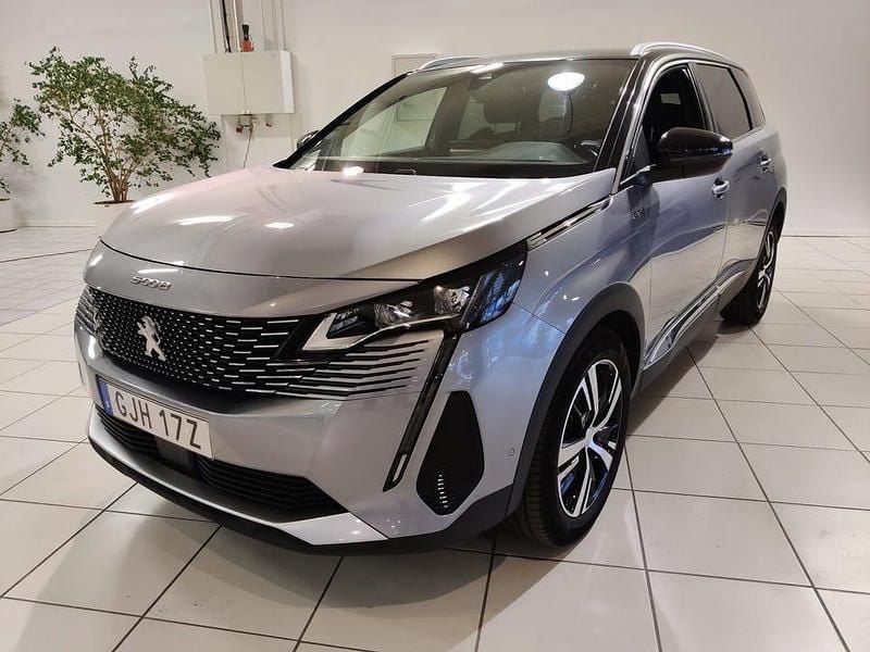 Grå Begagnad 2021 Peugeot 5008 SUV | 259 900 kr (Superpris) - Bild 1/4
