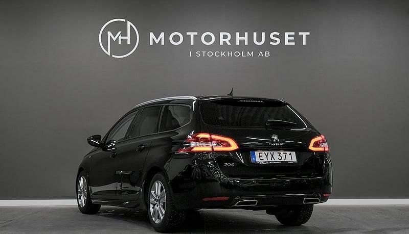 Begagnad Peugeot 308 SW 120 HK (88 kW) 2016 Svart Kombi
