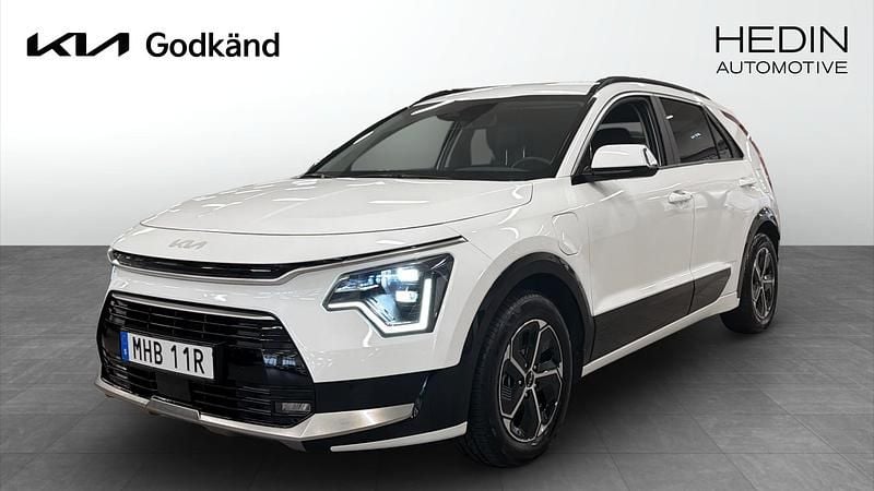 Vit (white) Begagnad 2024 Kia Niro Advance SUV | 359 900 kr (Marknadspris) - Bild 1/4