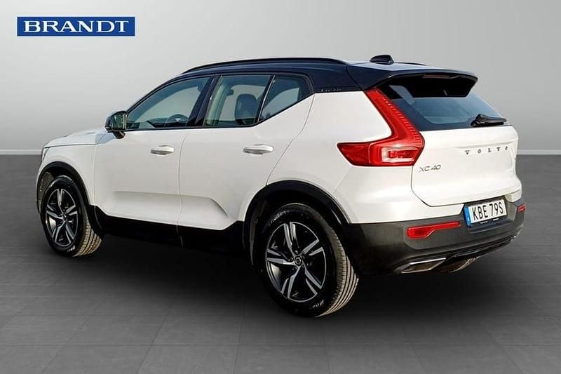 Begagnad Volvo XC40 R-Design 192 HK (141 kW) 2020 Vit SUV
