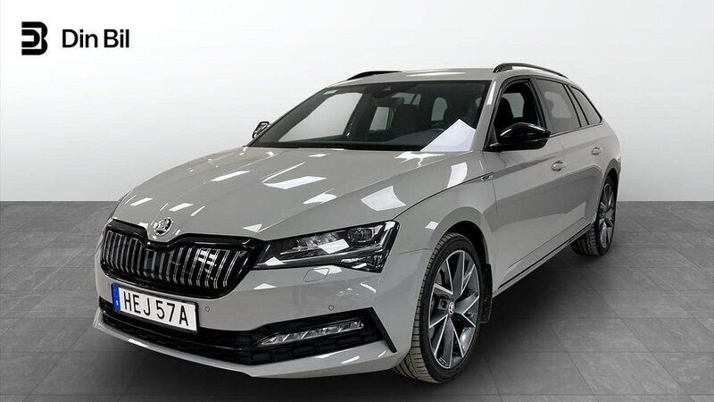 Grå Begagnad 2023 Skoda Superb Kombi | 489 900 kr - Bild 1/4