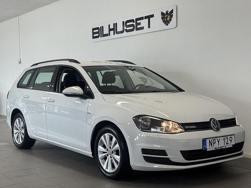 Vit Begagnad 2014 VW Golf VII Kombi | 124 900 kr (Marknadspris) - Bild 1/4