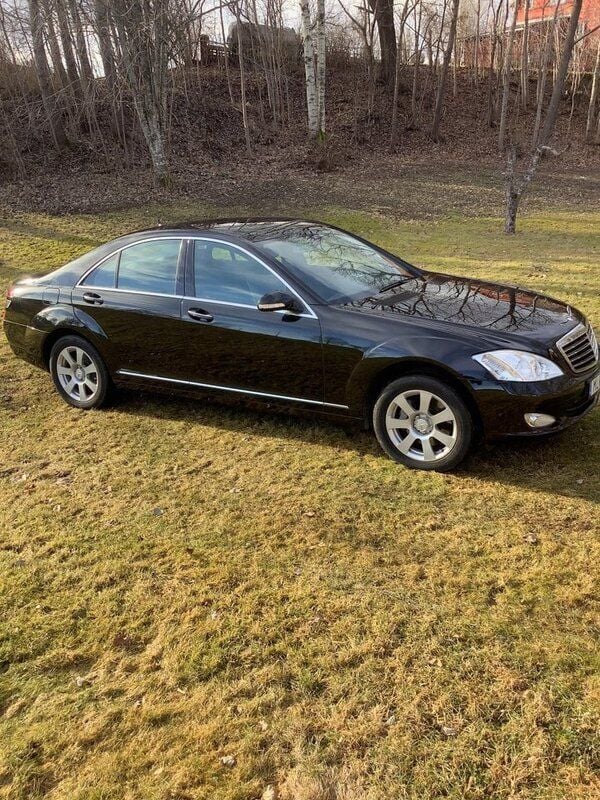 Svart Begagnad 2007 Mercedes S350 Sedan | 165 000 kr (Marknadspris) - Bild 1/4