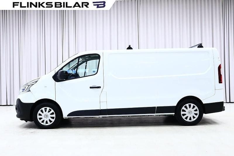 Vit Begagnad 2020 Renault Trafic Minibuss | 238 750 kr - Bild 1/4
