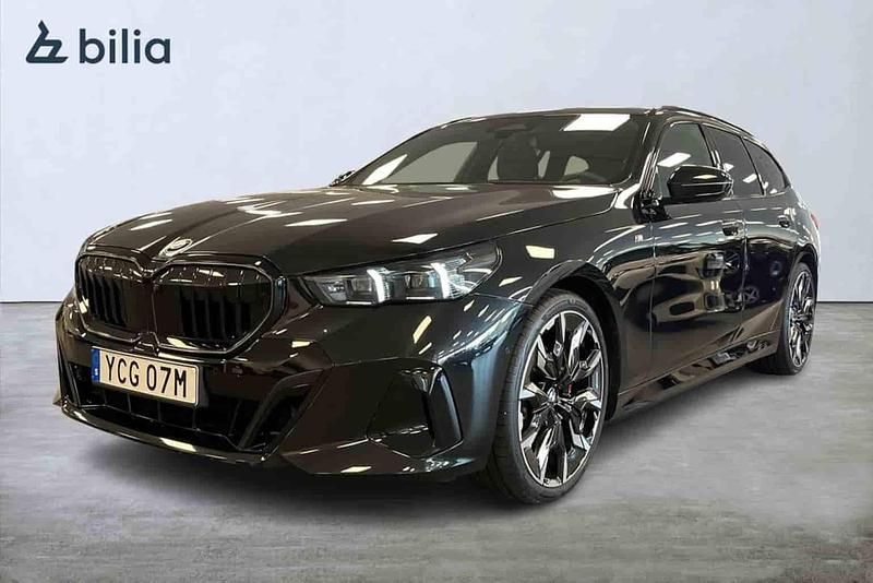 Svart Begagnad 2025 BMW 520 Kombi | 629 000 kr - Bild 1/1
