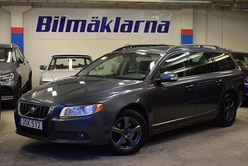 Grå Begagnad 2009 Volvo V70 Momentum Kombi | 64 500 kr (Marknadspris) - Bild 1/4