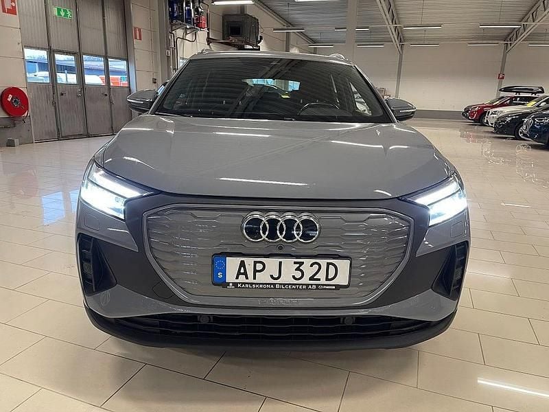 Begagnad Audi Q4 e-tron Proline 125 kW (170 HK) 2022 Grå SUV