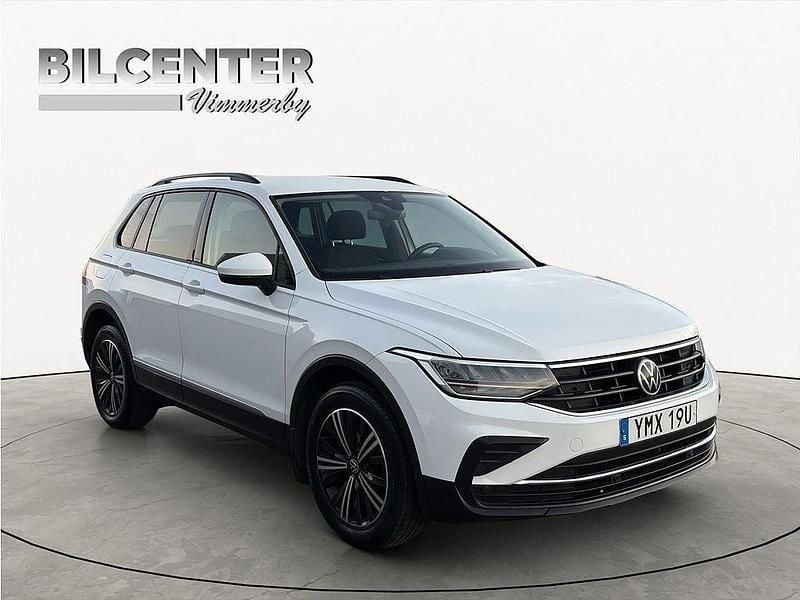Vit Begagnad 2020 VW Tiguan SUV | 229 900 kr (Bra pris) - Bild 1/4