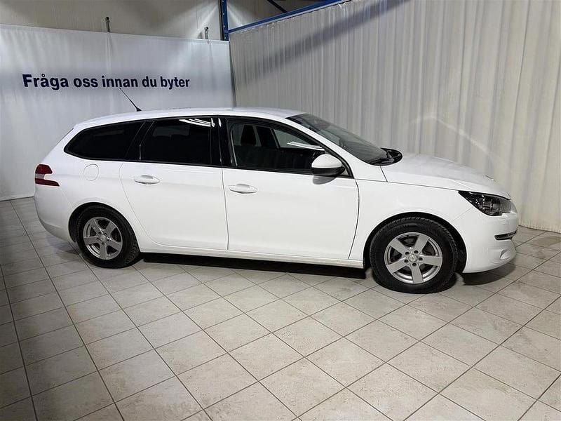 Begagnad Peugeot 308 SW Active 110 HK (80 kW) 2015 Vit Kombi