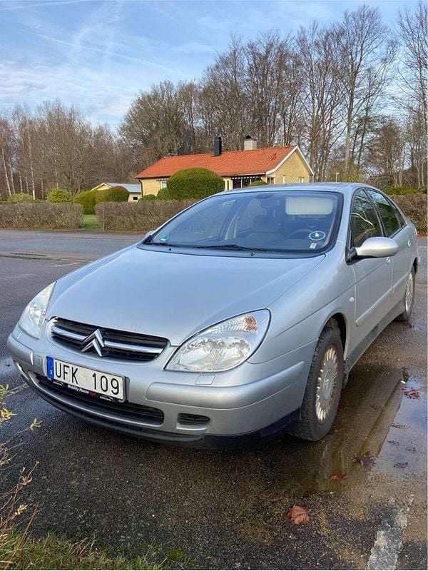 Silver Begagnad 2003 Citroën C5 Halvkombi | 26 500 kr (Dyr) - Bild 1/4