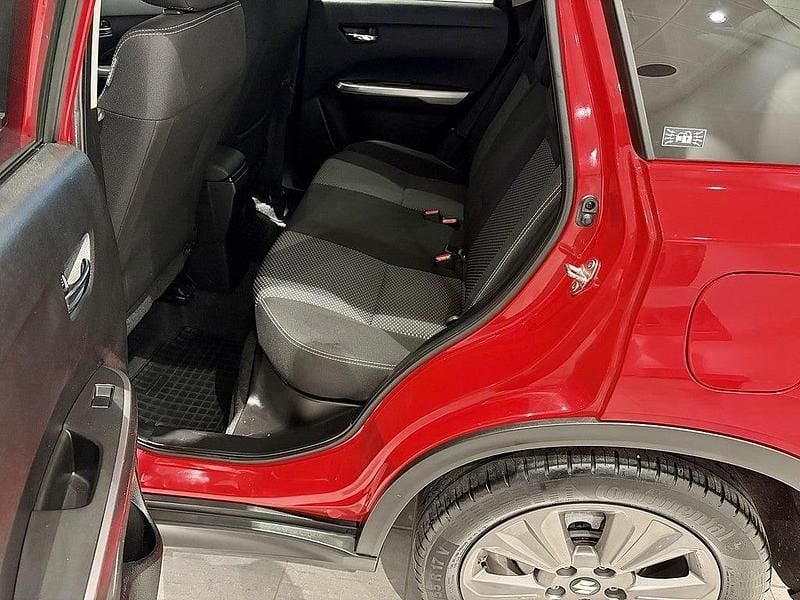 Begagnad Suzuki Vitara 140 HK (102 kW) 2019 Röd SUV