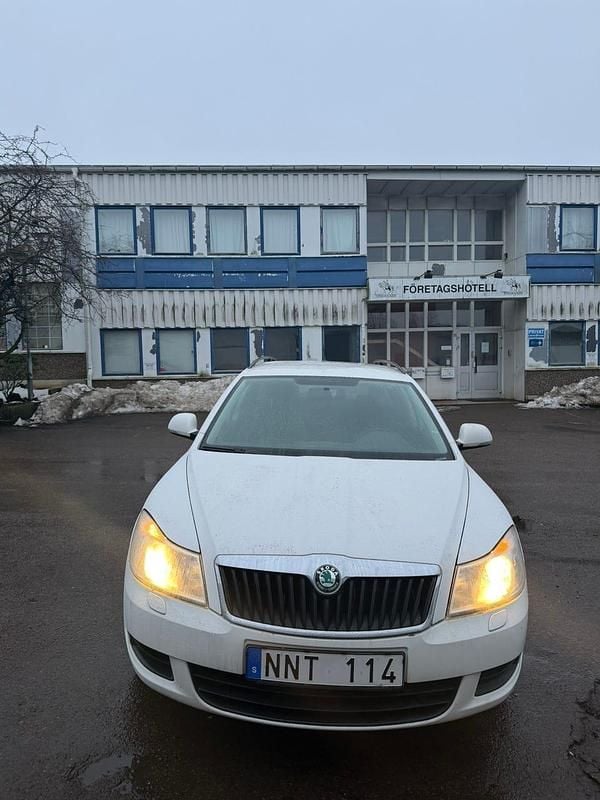 Begagnad Skoda Octavia 105 HK (77 kW) 2012 Kombi