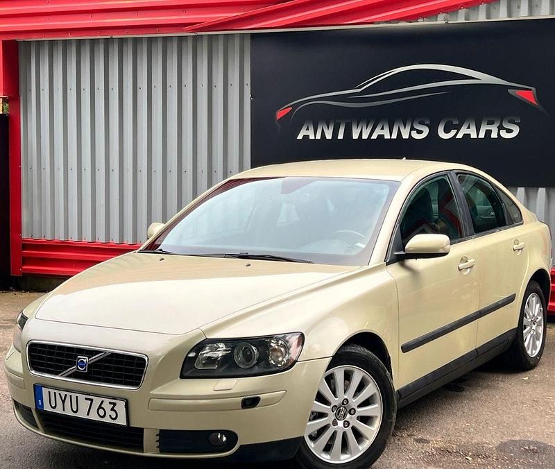 Ljusgrön (grön) Begagnad 2004 Volvo S40 Sedan | 37 900 kr (Marknadspris) - Bild 1/4