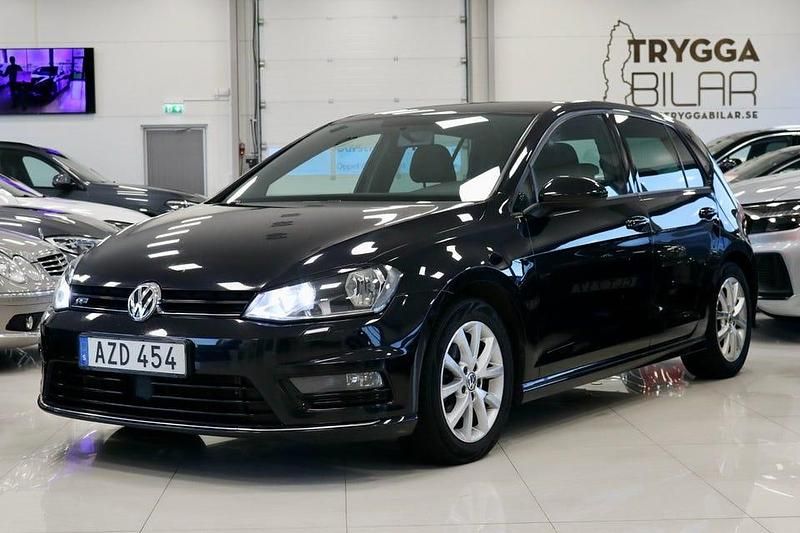 Svart Begagnad 2014 VW Golf VII R-line Halvkombi | 109 900 kr (Dyr) - Bild 1/4