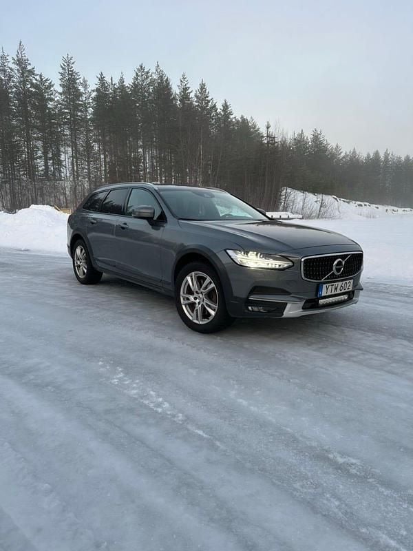 Begagnad Volvo V90 CC 190 HK (139 kW) 2019 Metallic Kombi