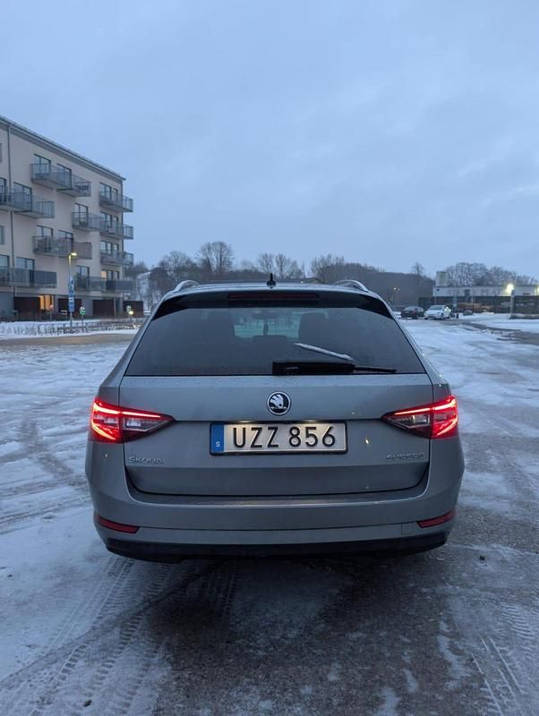 Begagnad Skoda Superb 150 HK (110 kW) 2017 Kombi
