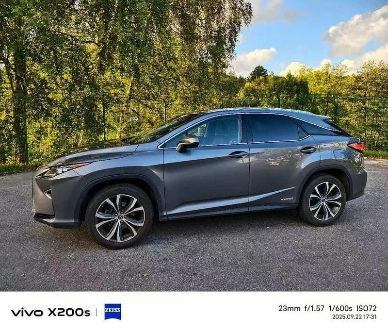 Grå Begagnad 2018 Lexus RX450h Executive Line SUV | 395 000 kr (Bra pris) - Bild 1/4