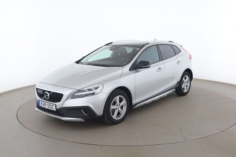 Silver Begagnad 2019 Volvo V40 CC Pro Kombi | 212 000 kr (Marknadspris) - Bild 1/4
