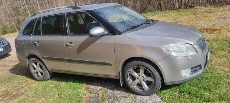 Brun Begagnad 2008 Skoda Fabia Kombi | 18 000 kr (Superpris) - Bild 1/3