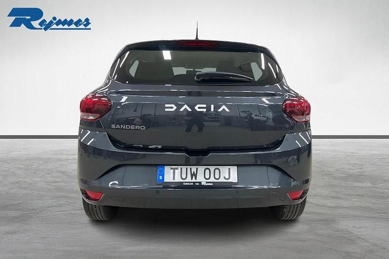 Begagnad Dacia Sandero Essentiel 91 HK (66 kW) 2022 Kometgrå met kna Halvkombi