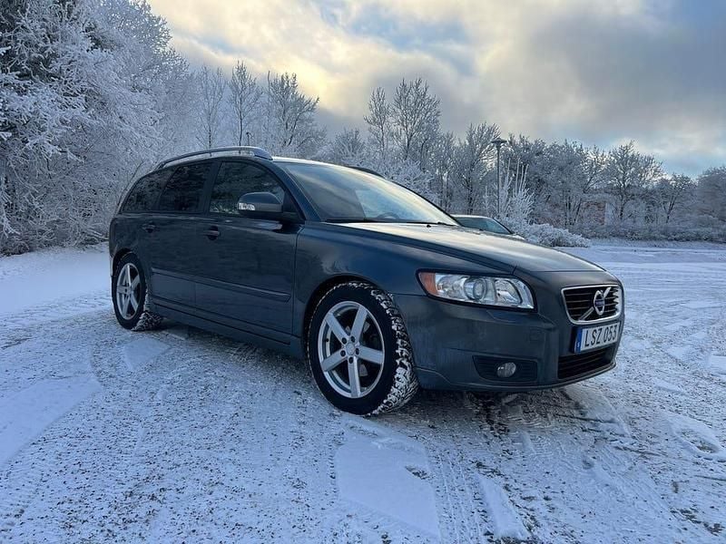 Begagnad 2012 Volvo V50 Kombi | 61 000 kr (Marknadspris) - Bild 1/4