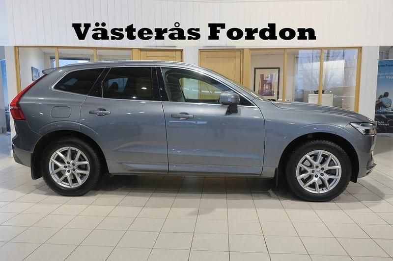 Grå Begagnad 2019 Volvo XC60 Momentum SUV | 339 900 kr (Marknadspris) - Bild 1/4