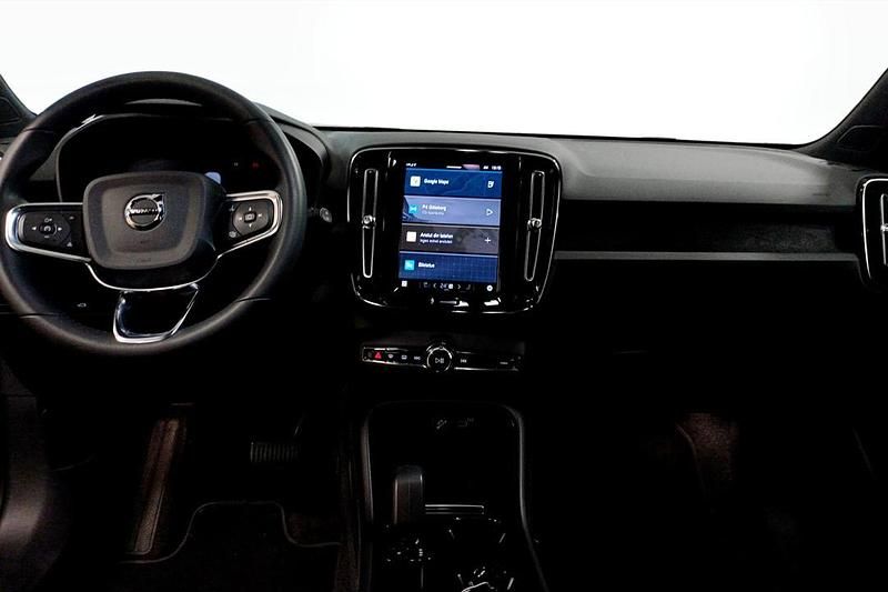 Begagnad Volvo XC40 Single Motor 175 kW (238 HK) 2023 Svart SUV
