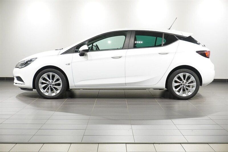 Begagnad Opel Astra Enjoy 105 HK (77 kW) 2018 Summit white Halvkombi
