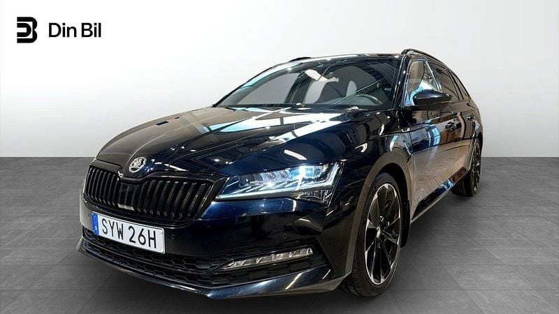 Svart Begagnad 2019 Skoda Superb Business Line Kombi | 319 900 kr (Marknadspris) - Bild 1/4