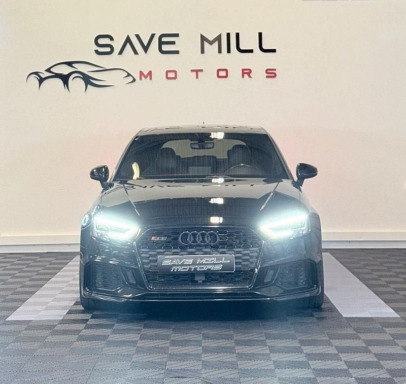 Svart Begagnad 2018 Audi RS3 Sportback Halvkombi | 409 900 kr (Marknadspris) - Bild 1/4