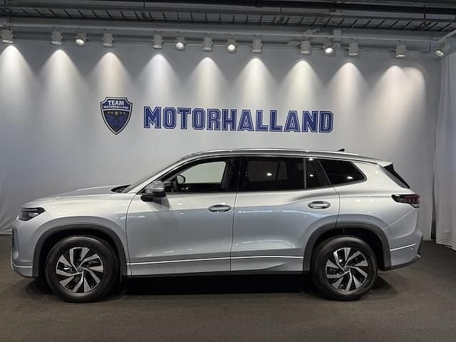 Silver Ny 2025 VW Tayron Life SUV | 489 900 kr (Superpris) - Bild 1/4