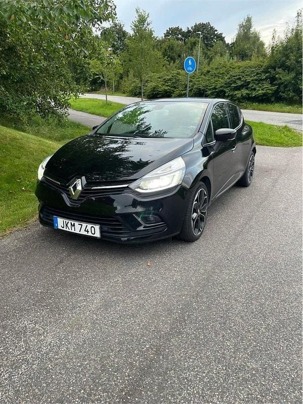 Svart Begagnad 2019 Renault Clio IV Intens Halvkombi | 89 000 kr (Marknadspris) - Bild 1/4