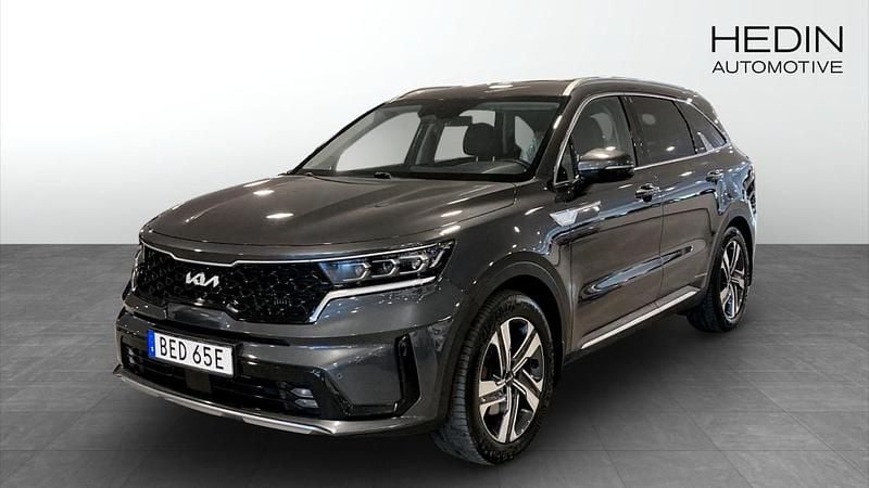 Grå (grey) Begagnad 2023 Kia Sorento Advance SUV | 499 900 kr (Marknadspris) - Bild 1/4