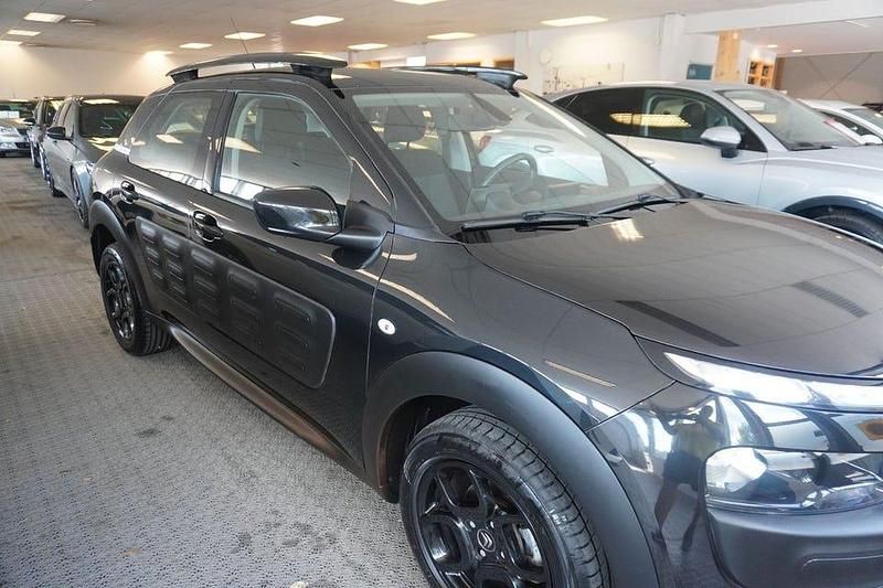 Begagnad Citroën C4 Cactus PureTech 82 HK (60 kW) 2016 Svart Halvkombi