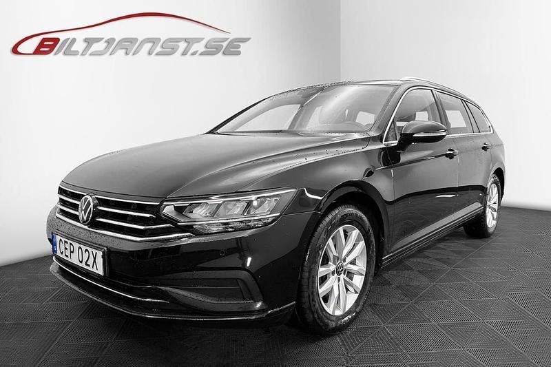 Svart Begagnad 2021 VW Passat Kombi | 279 900 kr (Marknadspris) - Bild 1/4