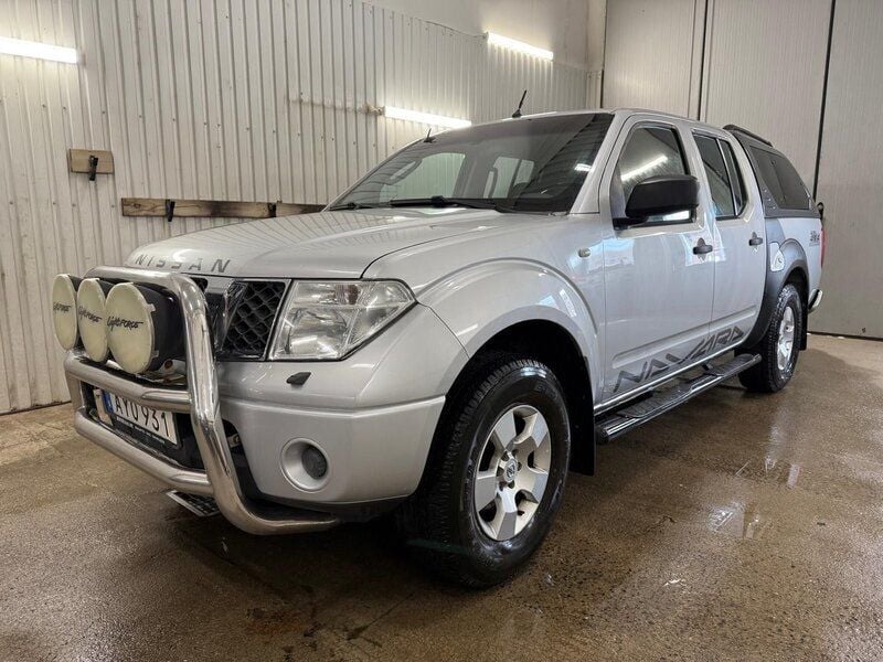 Silver Begagnad 2006 Nissan Navara Pickup | 59 900 kr (Superpris) - Bild 1/4