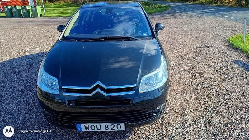 Svart Begagnad 2005 Citroën C4 Halvkombi | 35 500 kr (Dyr) - Bild 1/4