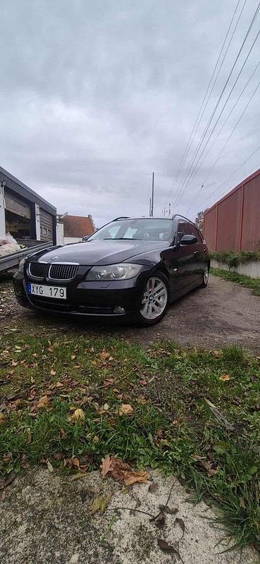 Svart Begagnad 2006 BMW 325 Advantage Kombi | 50 000 kr (Marknadspris) - Bild 1/4