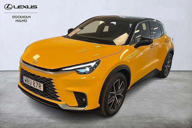 Gul Begagnad 2024 Lexus LBX SUV | 374 000 kr (Marknadspris) - Bild 1/4