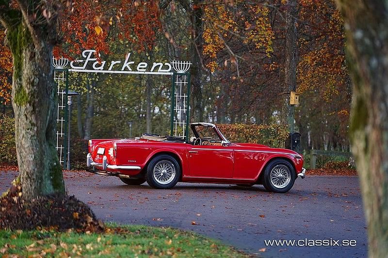 Begagnad Triumph TR5 150 HK (110 kW) 1968 Röd Cab