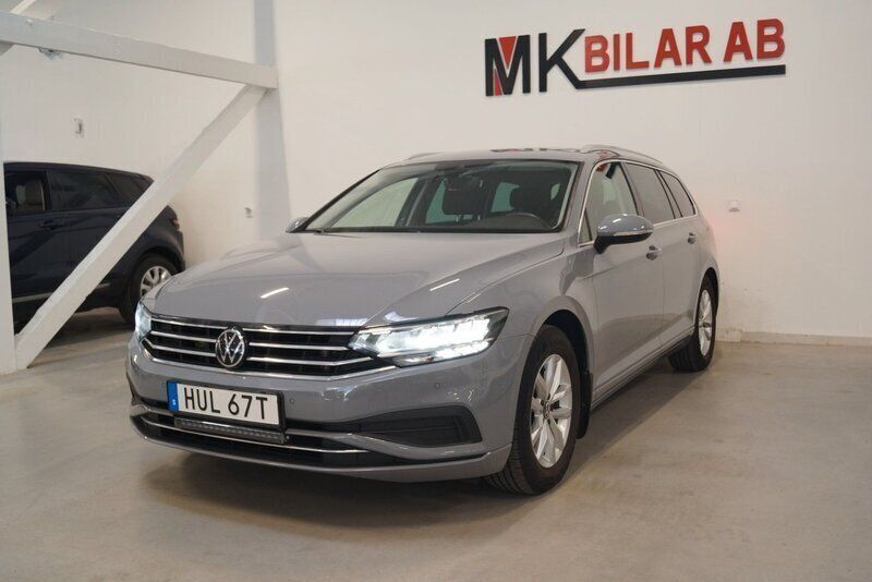 Grå Begagnad 2022 VW Passat Kombi | 264 900 kr (Bra pris) - Bild 1/4
