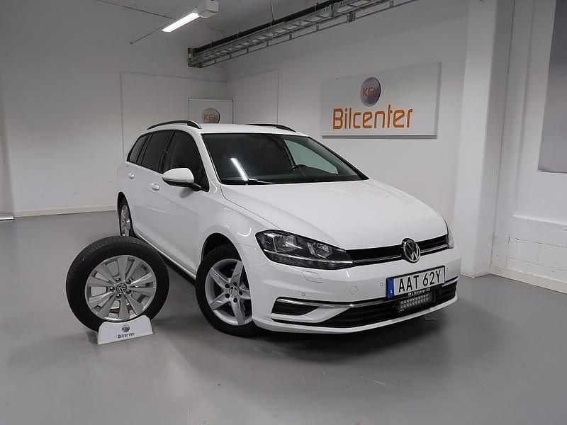 Begagnad VW Golf VII GT 150 HK (110 kW) 2019 Vit Kombi