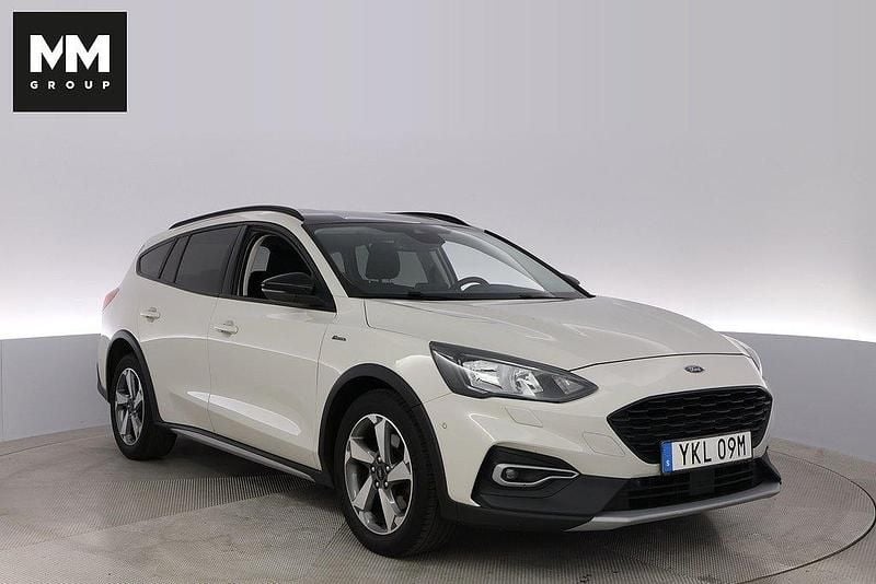 Vit Begagnad 2019 Ford Focus Active Kombi | 148 000 kr (Marknadspris) - Bild 1/4