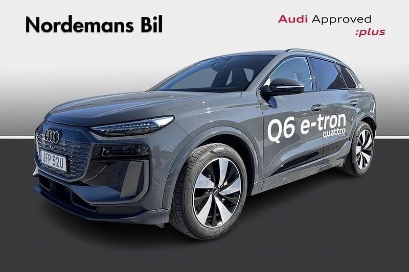 Grå Begagnad 2024 Audi Q6 e-tron S-Line SUV | 820 000 kr (Marknadspris) - Bild 1/4