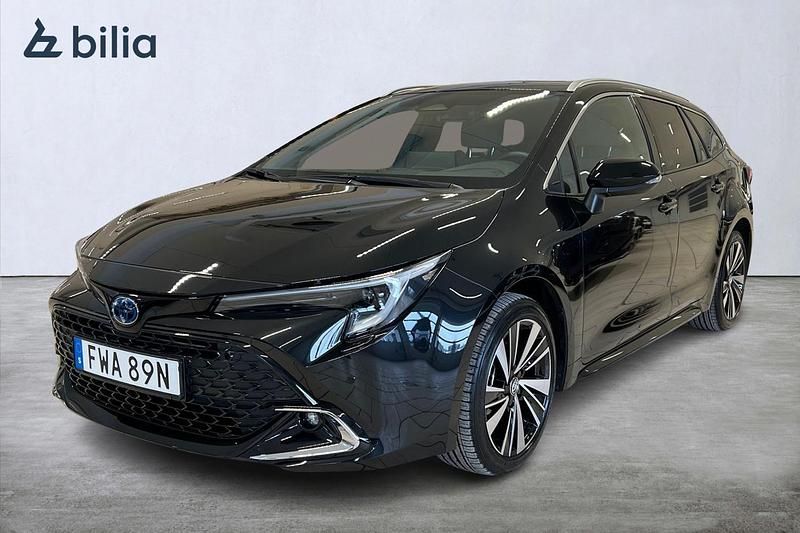 Svart Begagnad 2025 Toyota Corolla Style Kombi | 389 900 kr (Lite dyr) - Bild 1/4
