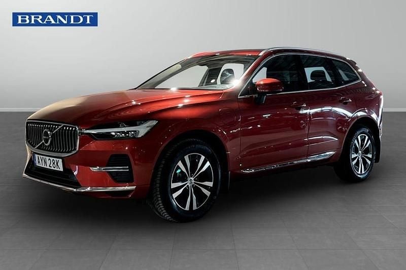 Begagnad Volvo XC60 Core 355 HK (261 kW) 2024 Röd SUV