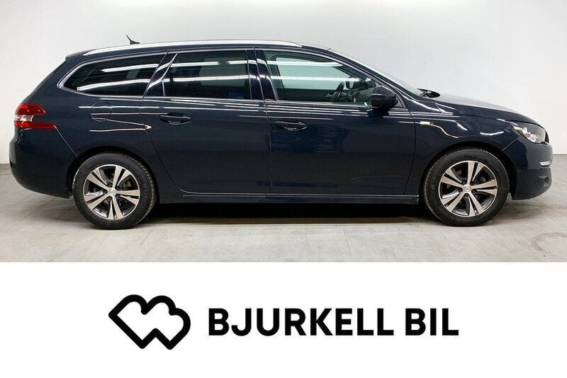 Grå Begagnad 2017 Peugeot 308 Active Kombi | 129 900 kr (Marknadspris) - Bild 1/4
